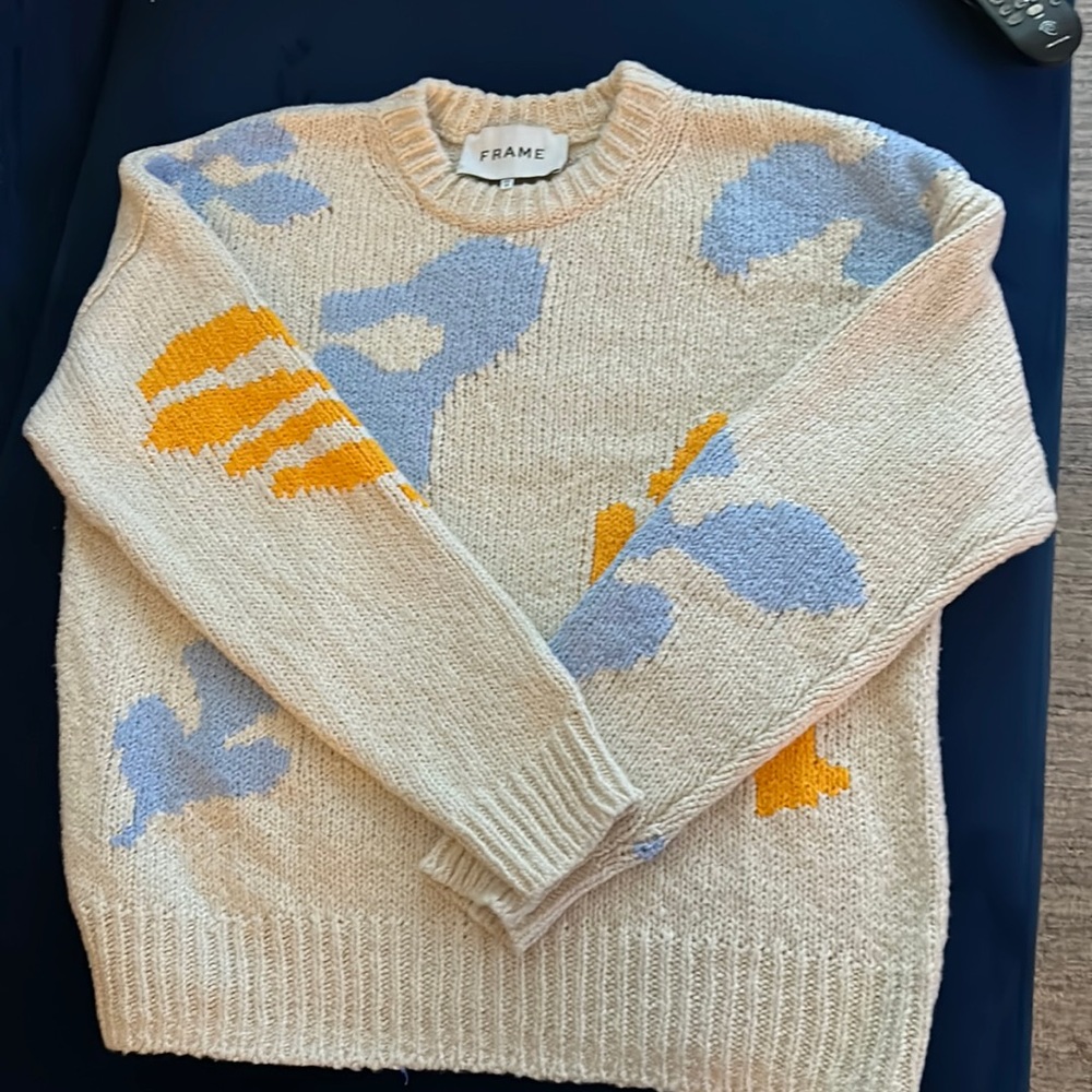 Frame sweater